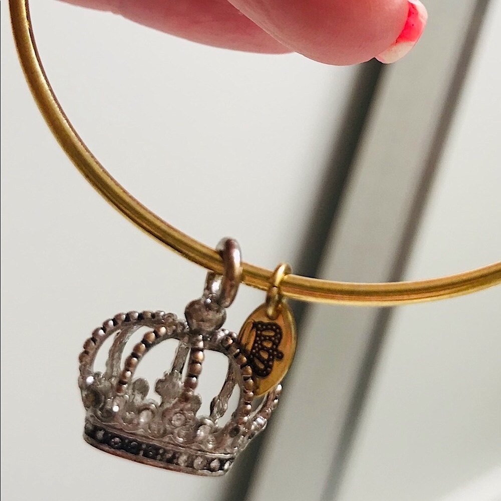 🆕🔥JUICY COUTURE SUPER CUTE GOLD/SILVER BRACELET&ROYAL CROWN SILVER STUDS&JCTAG - Picture 5 of 10